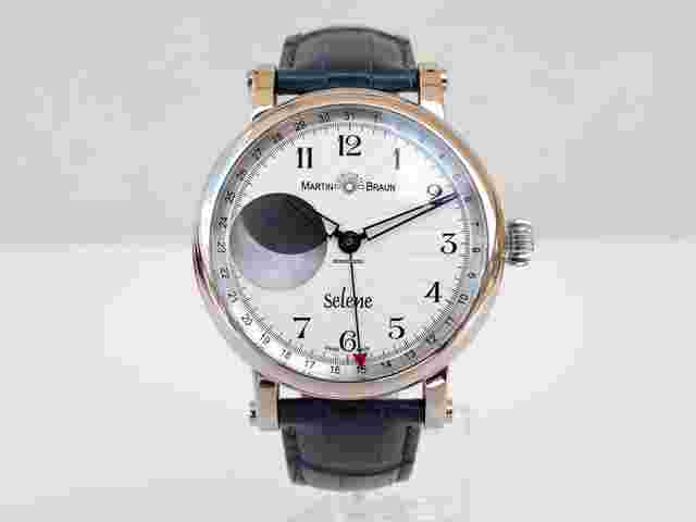 Martin Braun
                           
                                 Selene B Moon Phase