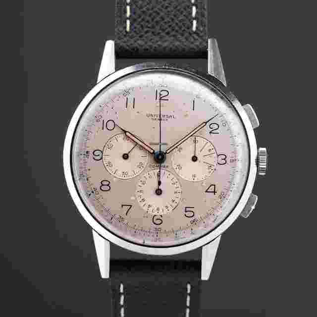 Universal Genève Compax
                           
                                 Oversize Ref. 22430 with extract of Archives from 09/2022