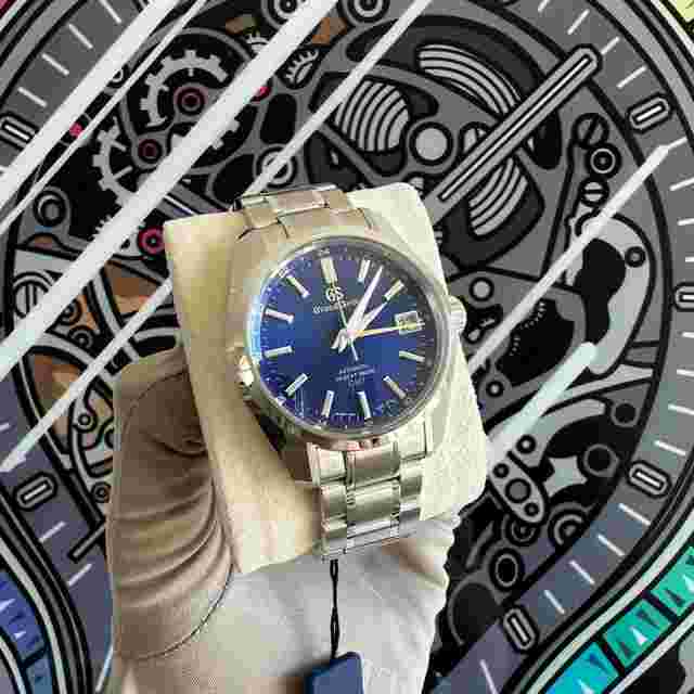 Grand Seiko Heritage Collection
                           
                                 Hi-Beat 36000 GMT Peacock