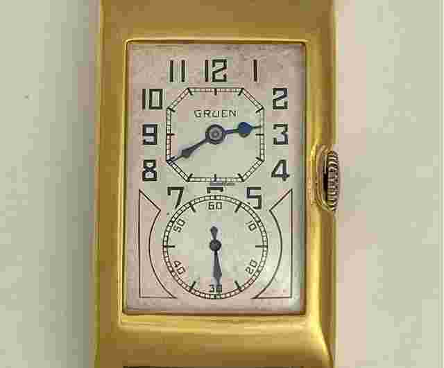 Gruen Curvex
                           
                                 Doctors Medical Duo-Dial TechnoQuadron Movement Cal.877S Rolex300 Curvex Gold Capped Swiss