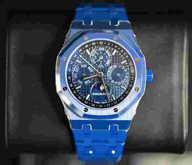Audemars Piguet Royal Oak Perpetual Calendar
                           
                                 26579CS Perpetual Calendar Blue Ceramic