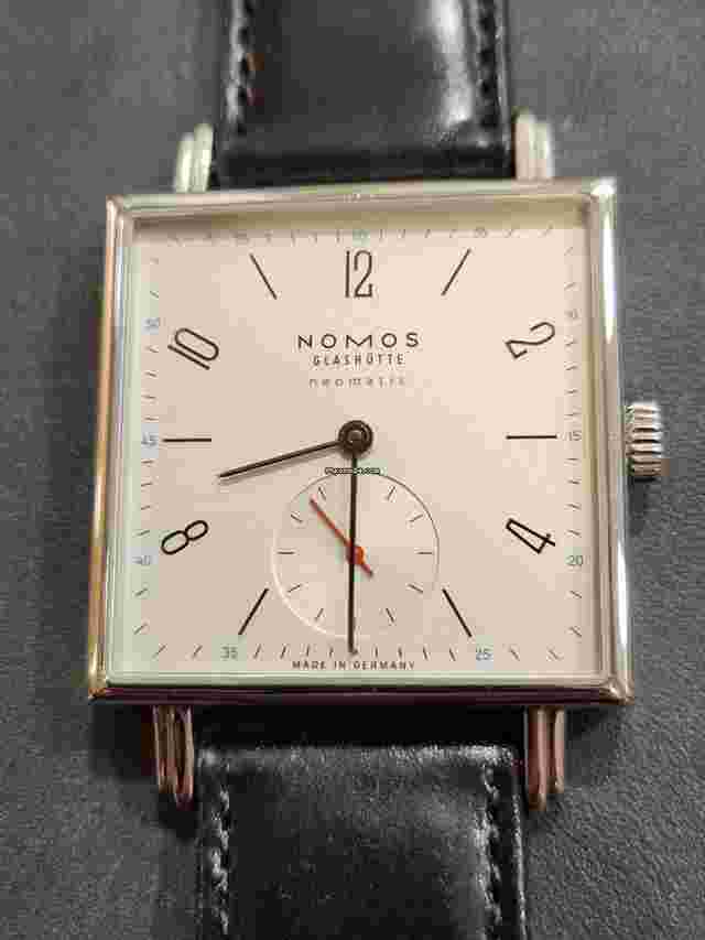 NOMOS Tetra Neomatik
                           
                                 39 Model 421