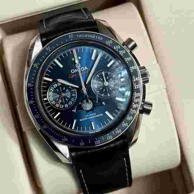 Omega Speedmaster Moonphase
                           
                                 Moonwatch