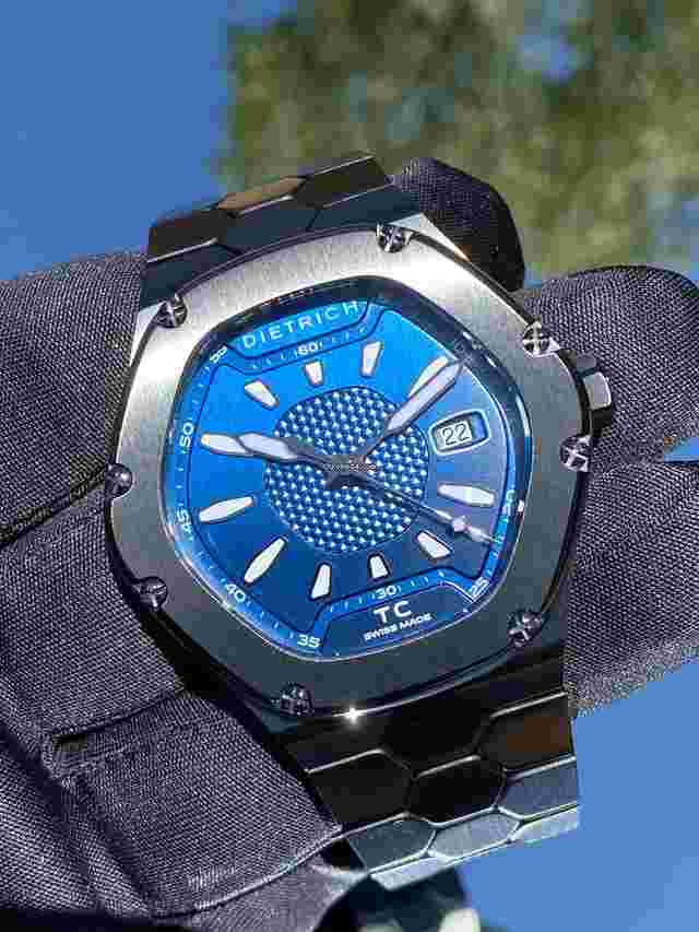 Dietrich
                           
                                 Box/Papers TC-1 Time Companion 1 PVD nero | Blue dial | Swiss made