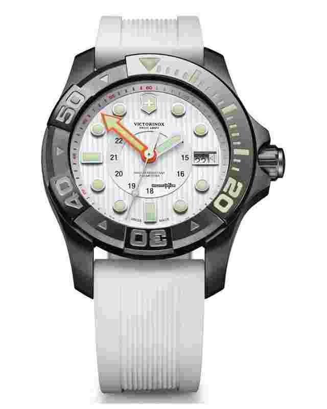 Victorinox Swiss Army Dive Master 500
                           
                                 Bayan Saati 241559