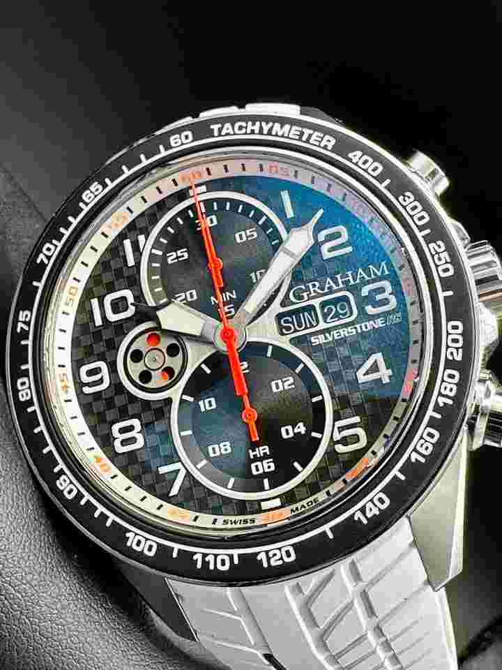 Graham Silverstone RS
                           
                                 RACING WHITE SWISS AUTOMATIC CHRONOGRAPH 46MM
