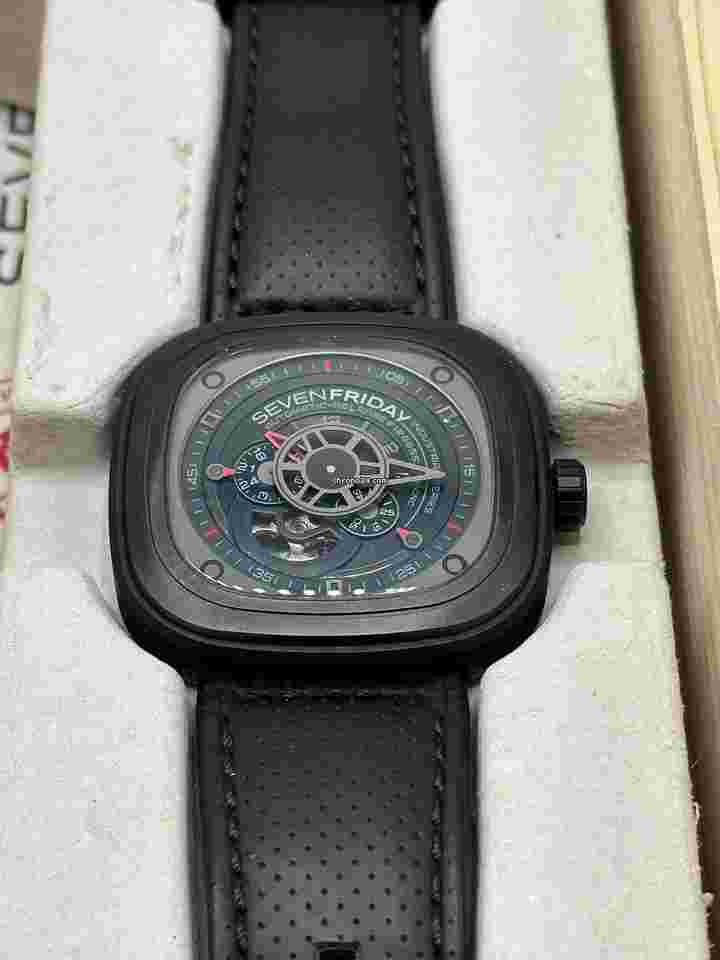Sevenfriday P3
                           
                                 P3C/06 RACER III with Leather Strap
