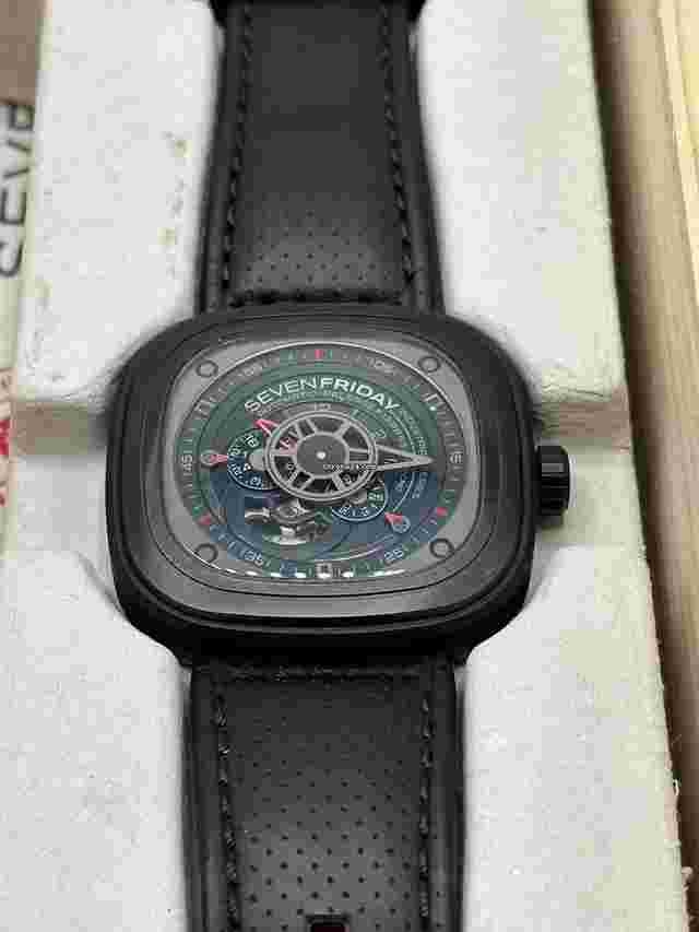 Sevenfriday P3
                           
                                 P3C/06 RACER III with Leather Strap