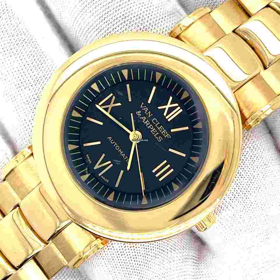 Van Cleef & Arpels
Roma 132054 in 18K Gold & 37 MM Dial
