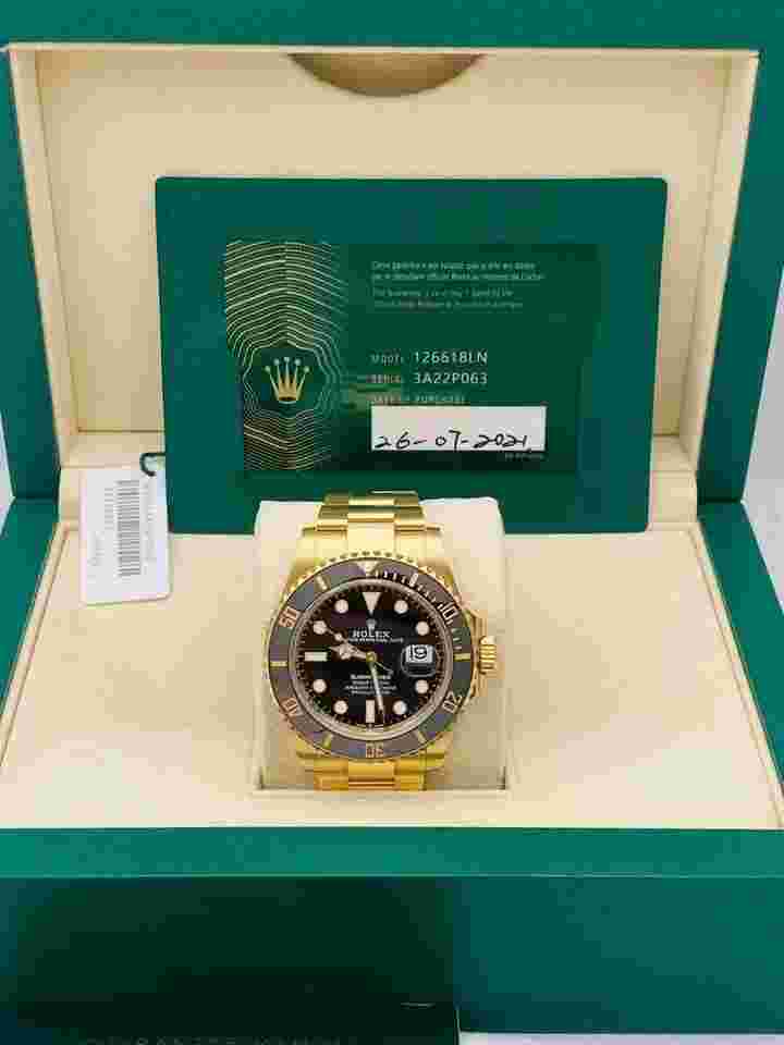 Rolex Submariner Date
41mm Black Dial Yellow Gold 126618LN 2021