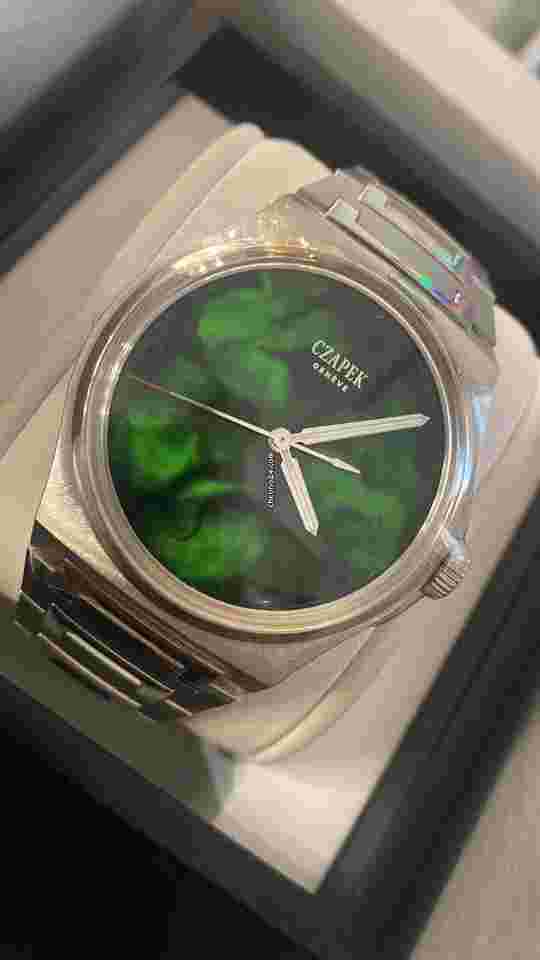 Czapek
Antarctique Prototype “ Limited series One of Three " Emerald Iceberg