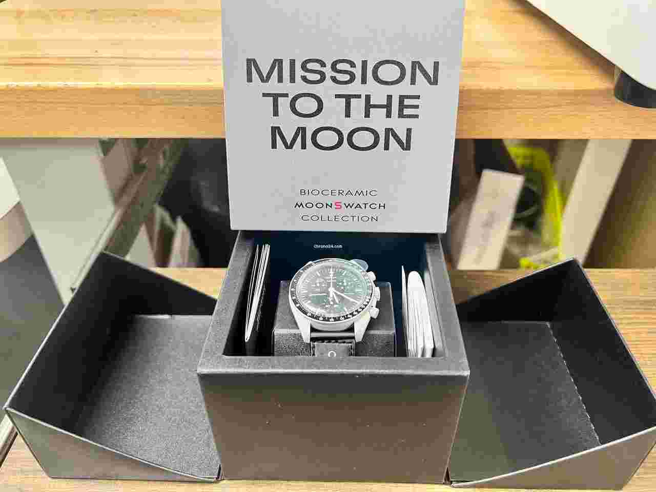 Swatch Moonswatch
"Mission To The Moon" Swatch x Omega