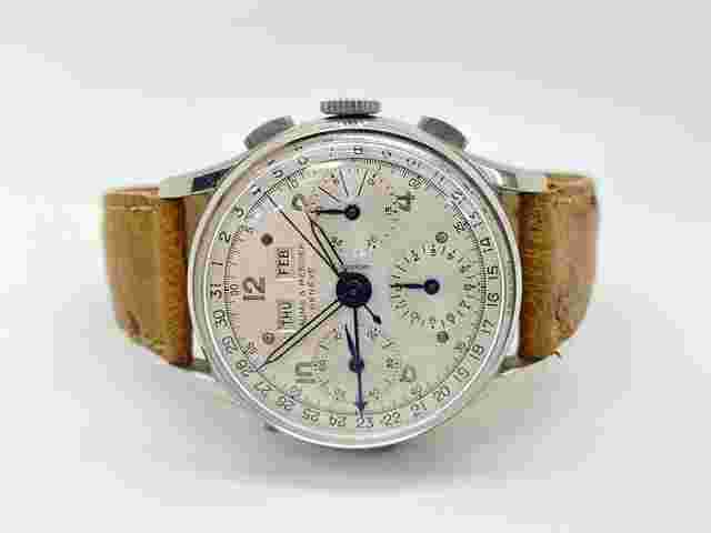 Baume & Mercier
                           
                                 Vintage Chronograph Triple Date Calender