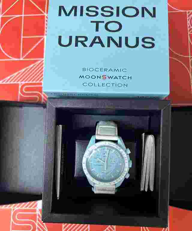 Swatch Moonswatch
                           
                                 "Mission To Uranus" Swatch x Omega