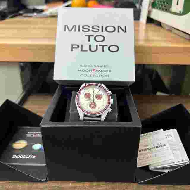 Swatch Moonswatch
                           
                                 "Mission To Pluto" Swatch x Omega