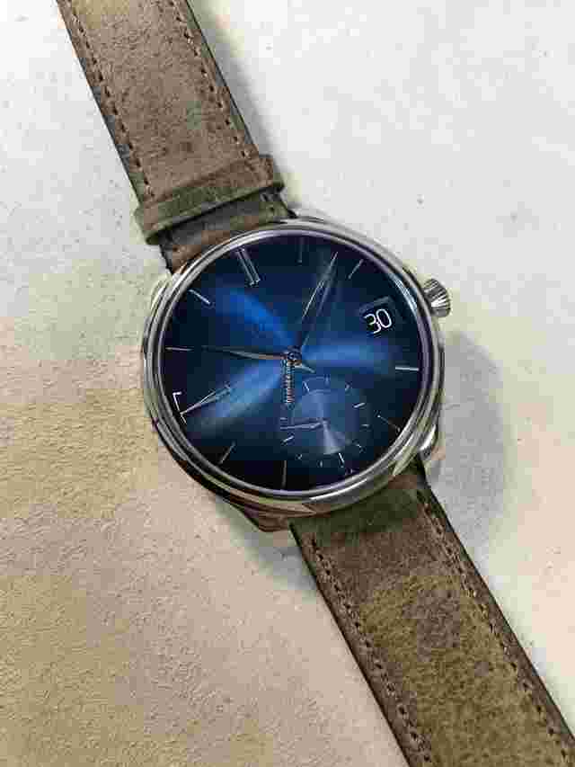 H.Moser & Cie. Endeavour
                           
                                 NEW 2023 Endeavour Perpetual Calendar 1800-0204