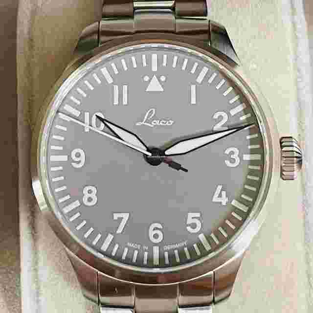 Laco Augsburg
                           
                                 Fliegeruhr Basis Augsburg Grau 39 MB Automatik - NEU - Full Set aus 03/2024