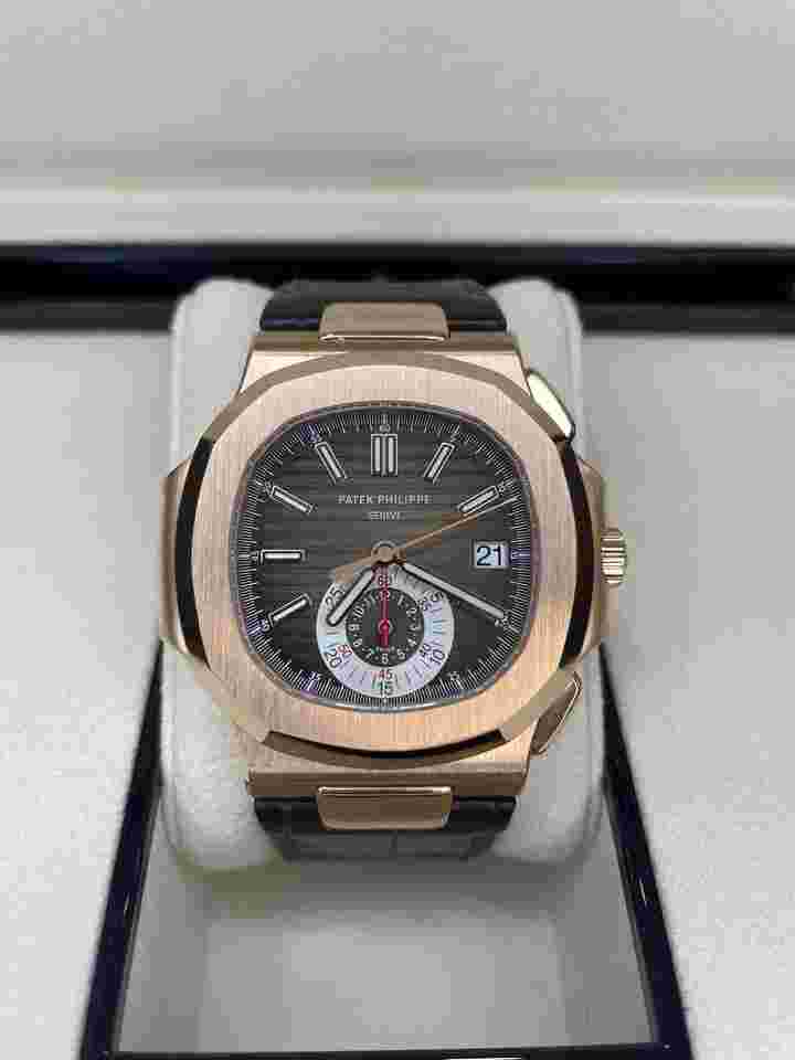 Patek Philippe Nautilus
5980R Rose Gold On Leather