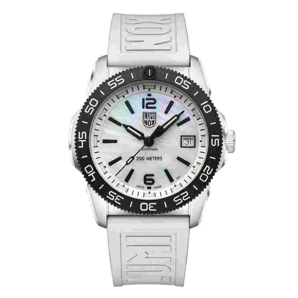Luminox
Pacific Diver Ripple XS.3128M.SET Steel 39 mm Rubber Quartz Men's Watch