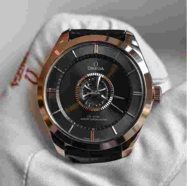 Omega De Ville Central Tourbillon
                           
                                 CO‑AXIAL MASTER CHRONOMETER 43 MM