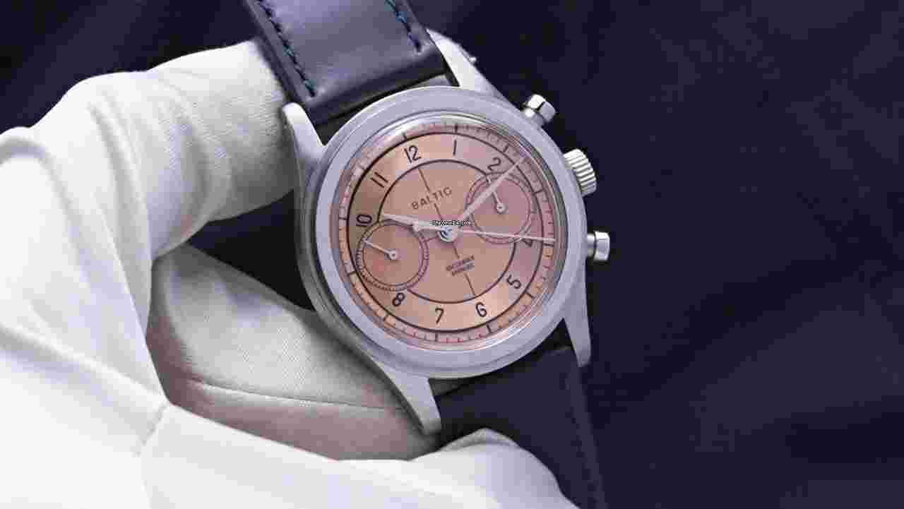 Baltic
Salmon Dial Bi-Compax