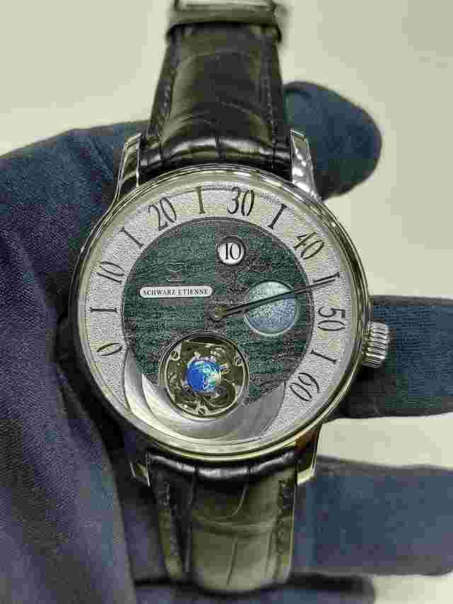 Schwarz Etienne
                           
                                 TSE 300.21