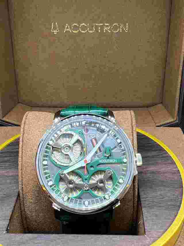 Accutron
                           
                                 Spaceview