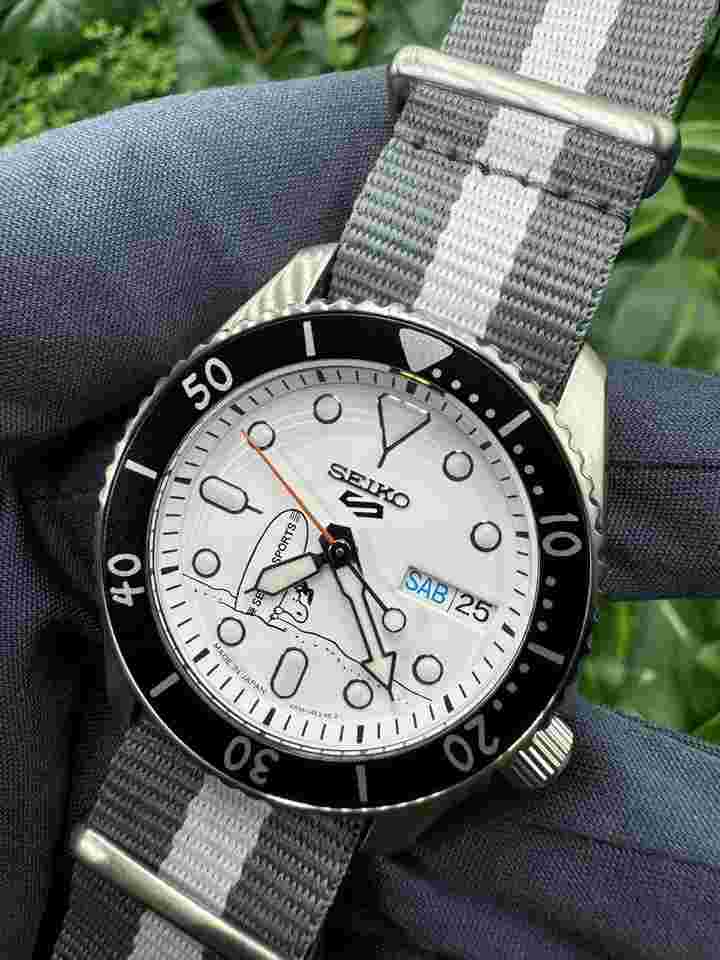 Seiko 5 Sports
                           
                                 Peanuts Limited Edition Snoopy SRPK25