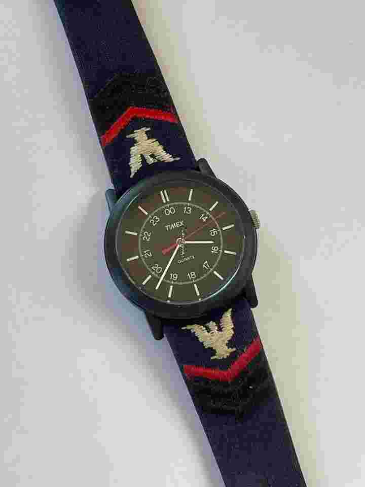 Timex
24 Hrs. Made for U.S Navy Petty Officer 3 Class Rank Extendable to 1 Class Vintage