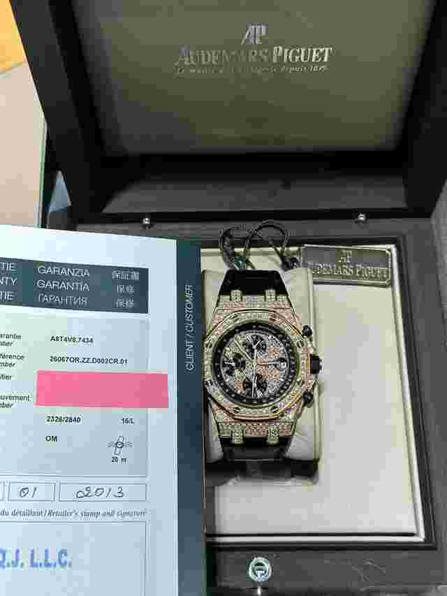 Audemars Piguet Royal Oak Offshore
                           
                                 Pave Diamond