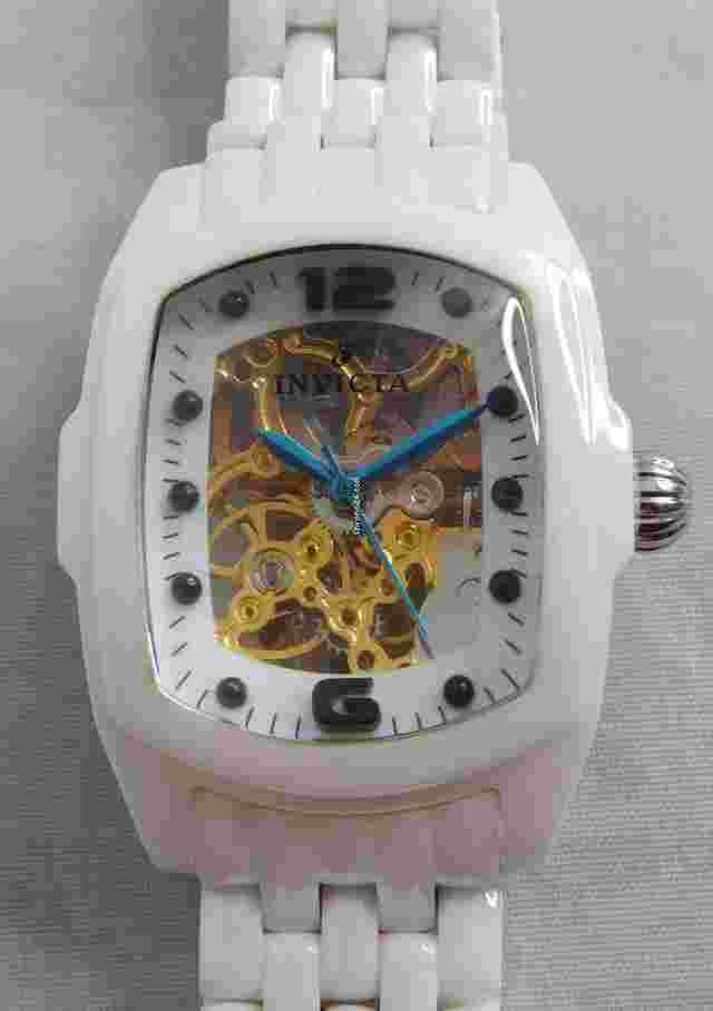 Invicta
                           
                                 Lupah Model 1127 Solid White Ceramic Manual Wind Mens Watch....33mm