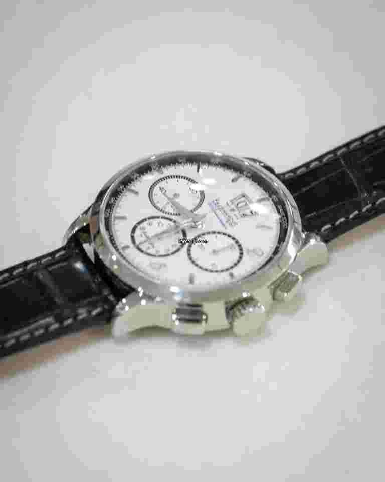 Eberhard & Co. Extra-Fort
                           
                                 ROUE À COLONNES GRANDE DATE