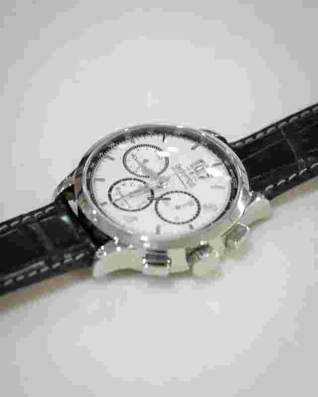 Eberhard & Co. Extra-Fort
                           
                                 ROUE À COLONNES GRANDE DATE