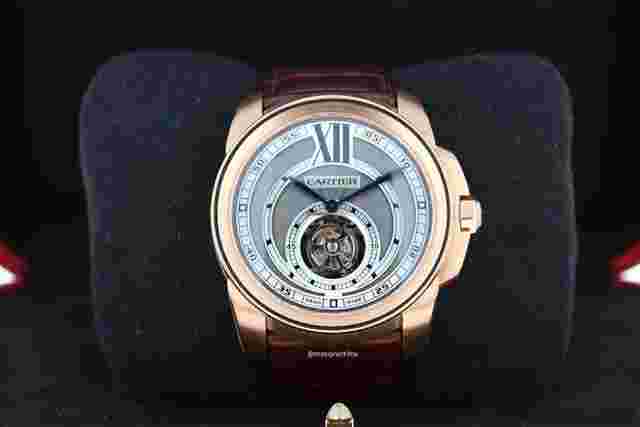 Cartier Calibre de Cartier
                           
                                 Flying Tourbillion Volant 18kt Rose Gold Special Edition W7100002 3204