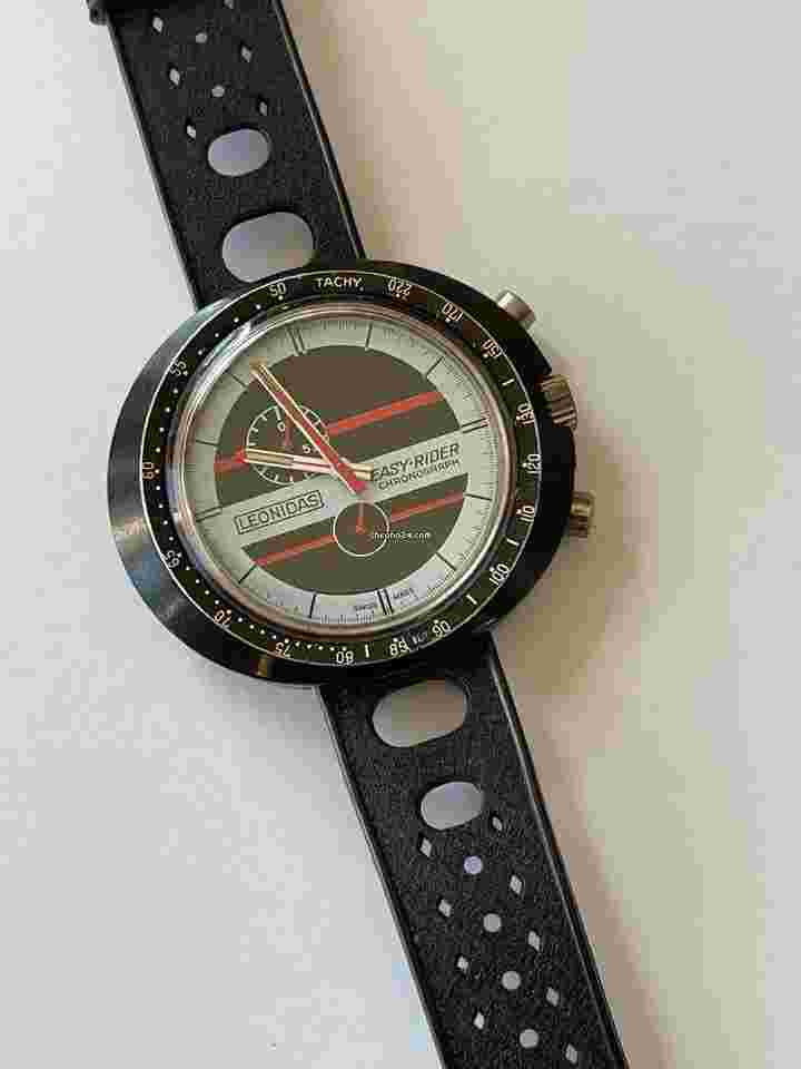 Leonidas
Heuer Easy-Rider One Register Chronograph Two Tone Dial UFO Case Vintage Swiss Madre