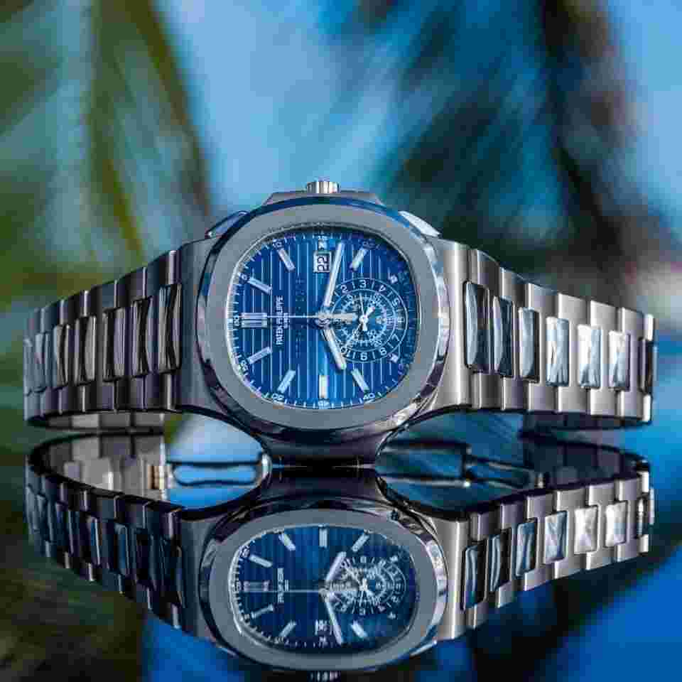 Patek Philippe Nautilus
2017 Nautilus 5976/1G Chronograph Blue Dial