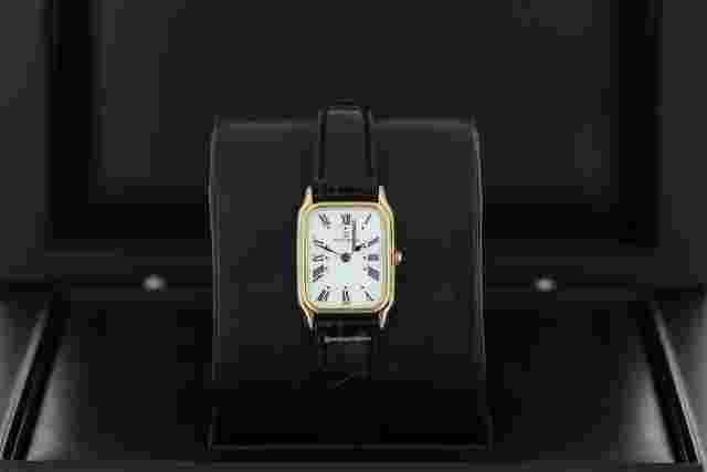 Jean Lassale
                           
                                 Tank 18kt Yellow Gold Ladies White Roman Dial Black Spade Hands 1980's