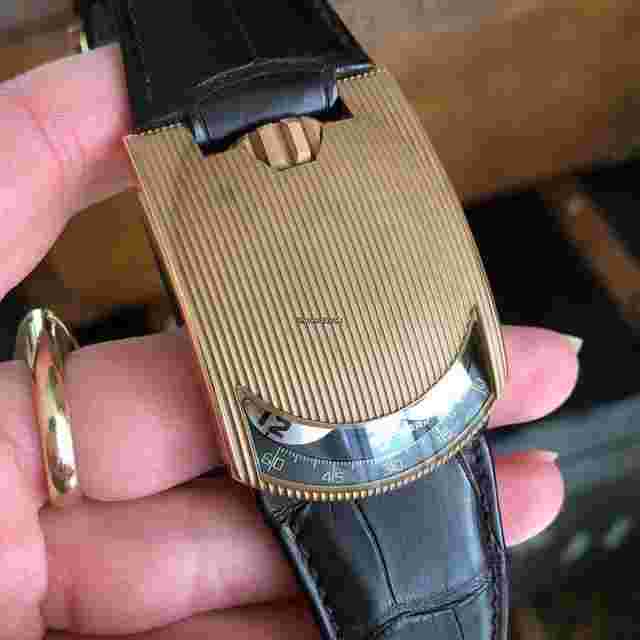 Urwerk UR-103
                           
                                 ER Rose Gold LE 25 pcs Rare