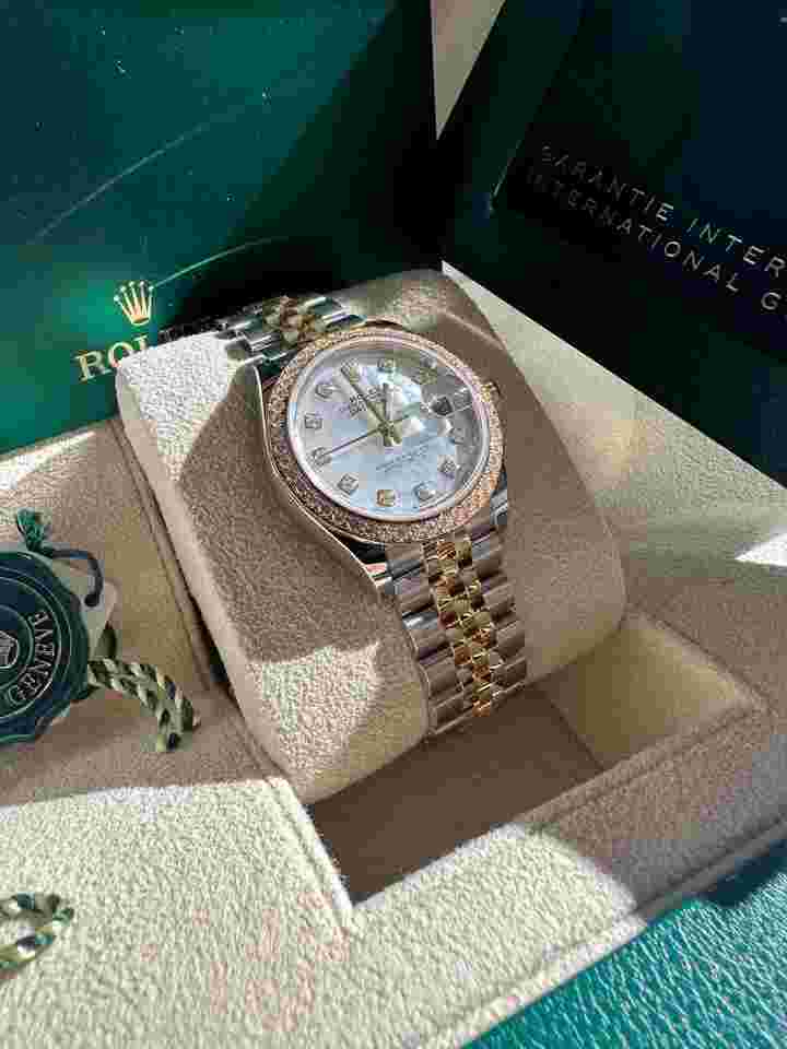Rolex Lady-Datejust
                           
                                 28 279383RBR Mother of Pearl Diamond Dial Jubilee Bracelet Two Tone Yellow
