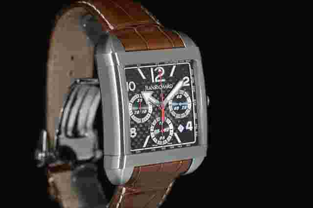 JeanRichard Paramount
                           
                                 Square Chrono pour MV Agusta Limited Edition Ref. 65118 Scatola e Garanzia 2018