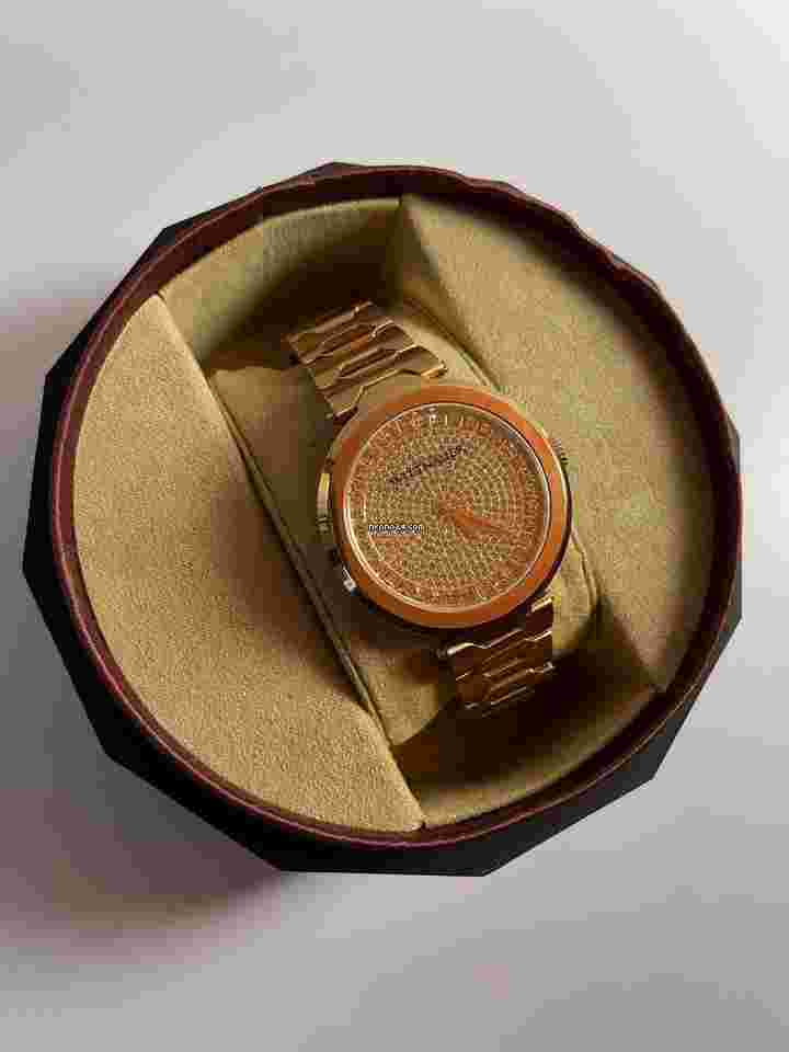 Wittnauer
Designed in New York by Bulova Swarovski Crystals Dial Original Box Red Gold Capped