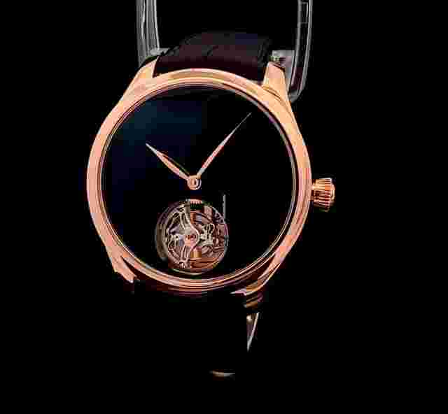H.Moser & Cie. Endeavour
                           
                                 Tourbillon Concept Vantablack 40mm 1804-0403 (2025)