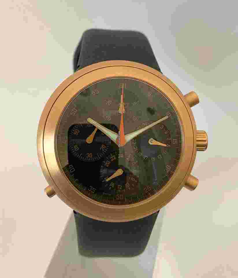 Ikepod Hemipode
                           
                                 HDR11 chronograph
