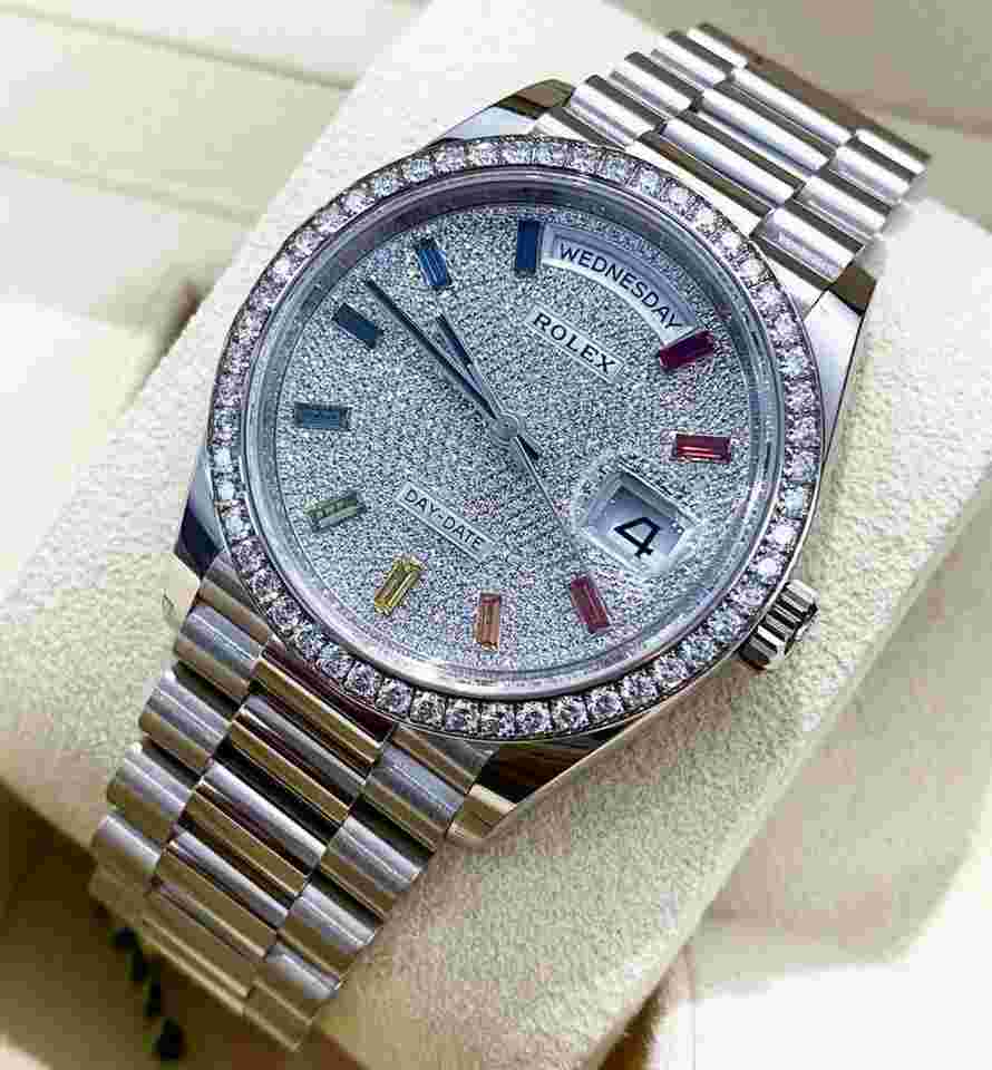 Rolex Day-Date 36
                           
                                 NEW 2024 Day-Date 36 PAVE RAINBOW DIAL 128349RBR