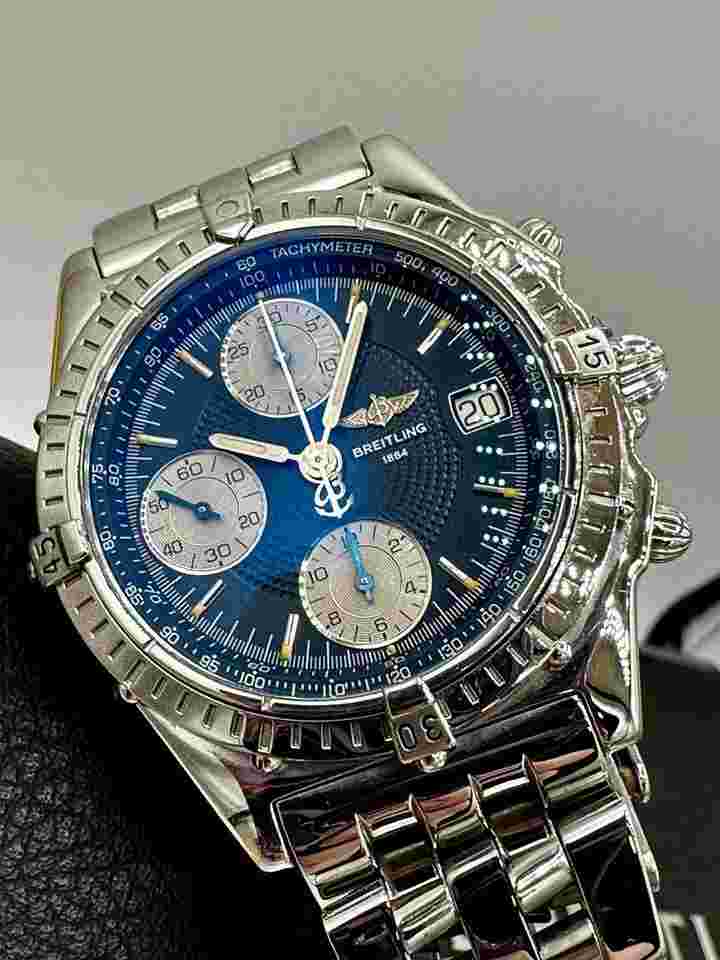 Breitling Chronomat
                           
                                 A13050 Chronograph 39mm Swiss Automatic Blue Dial STUNNING