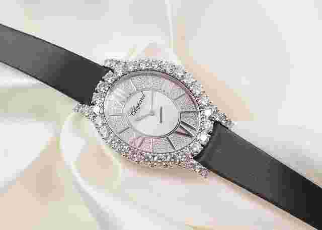 Chopard
                           
                                 L’Heure du Diamant Oval Diamond Black Satin Ladies Watch 139383-1201