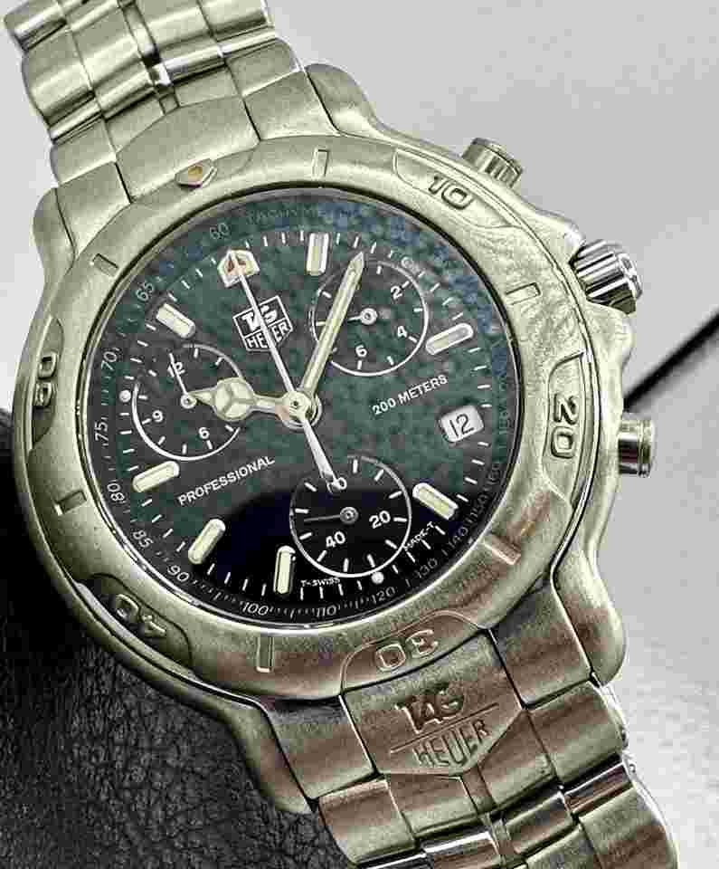 TAG Heuer 6000
Professional Chronograph Swiss Quartz 40mm Black Dial CH1113-0