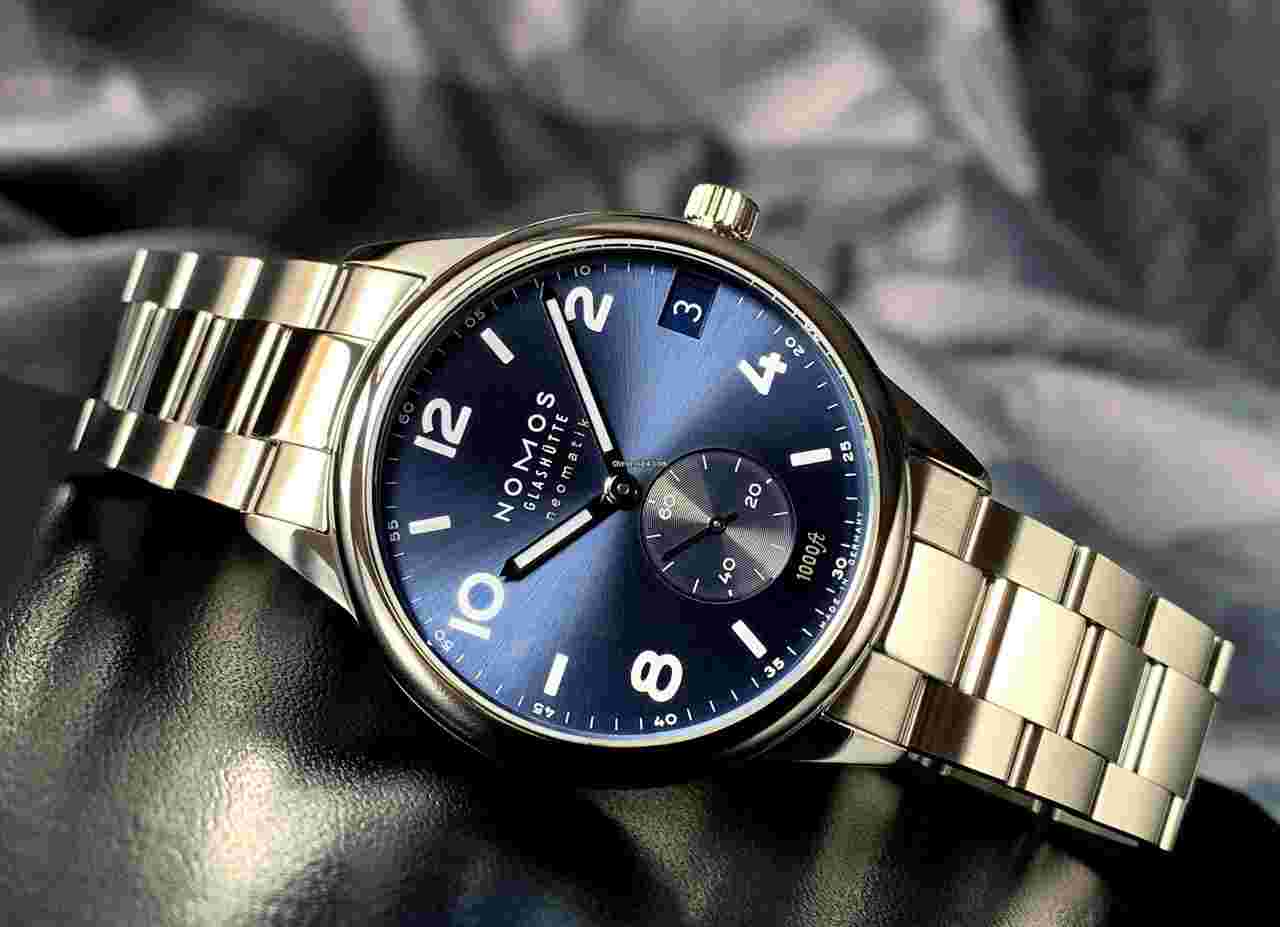NOMOS Club Neomatik
Sport Neomatik 42 Blue Dial (2-Year Warranty)