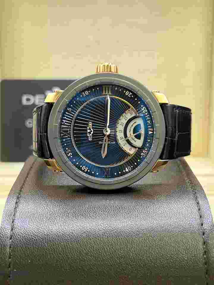 Dewitt Twenty-8-Eight
Second Retrograde Rose Gold Titanium Black Dial TR.SR.003