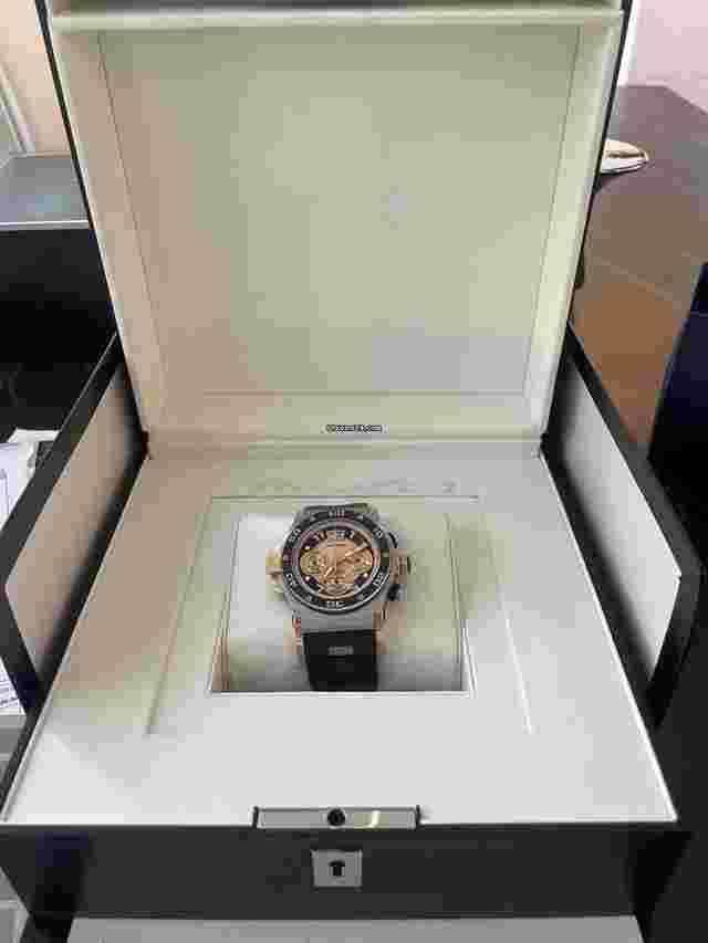 Jorg Hysek Abyss
                           
                                 Power Reserve Stainless steel & 18K Gold Men's Watch
